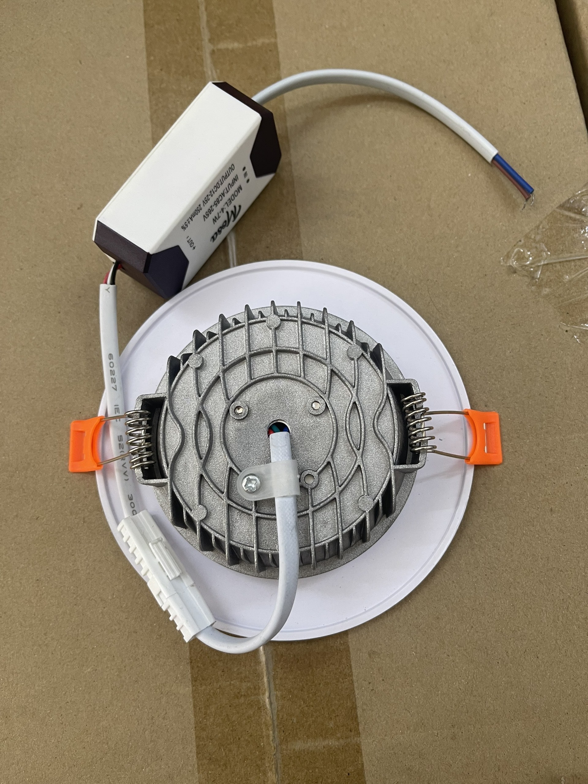 Đèn âm trần 3 chế độ 7w